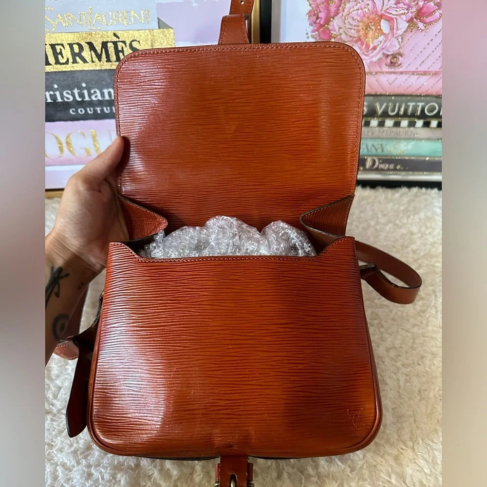 Louis Vuitton Epi Leather Cartouchiere Crossbody - Picture 4 of 15
